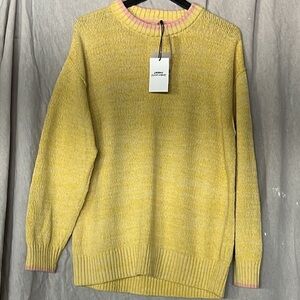 Urban Outfitters yellow sweater M